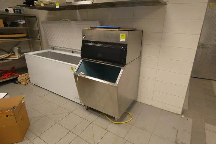 Manitowoc - Eiswürfelbereiter/Eismaschine Modell: C4000 (unvollständig lesbar)